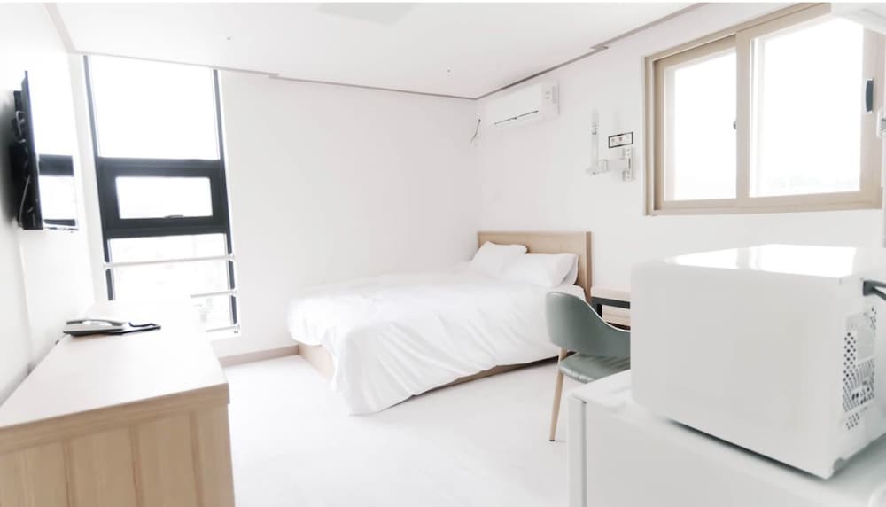 Daecheon 323 Condo 8/30