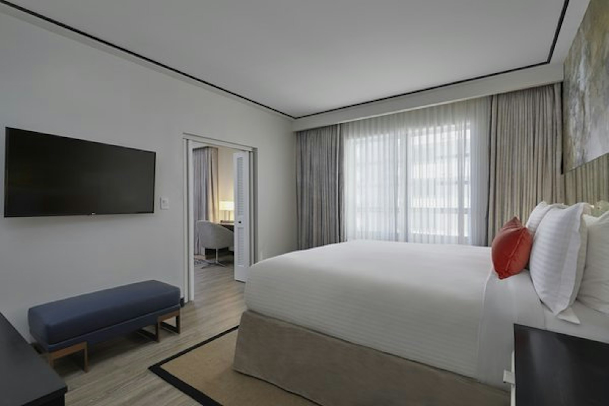 Loews Miami Beach Hotel – South Beach 24/78