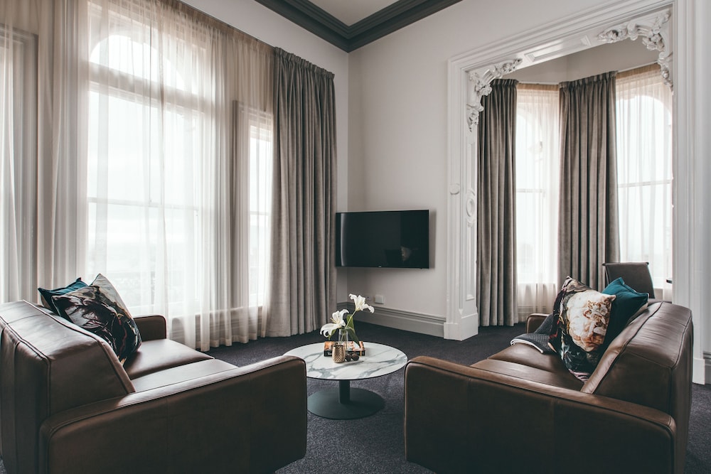 Maylands Lodge 24/36