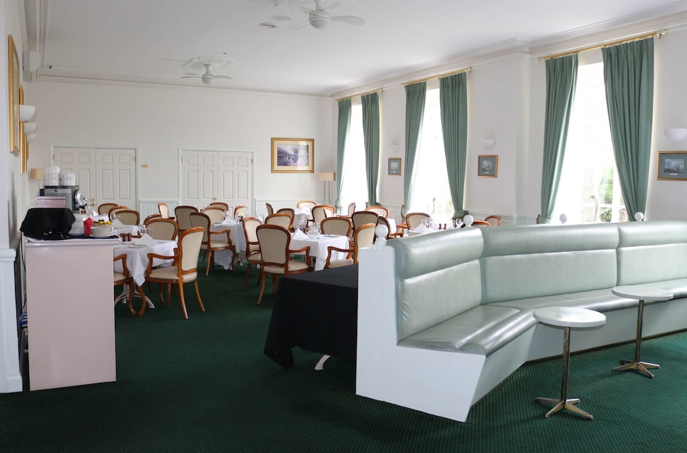ROWVILLE INTERNATIONAL HOTEL 27/46