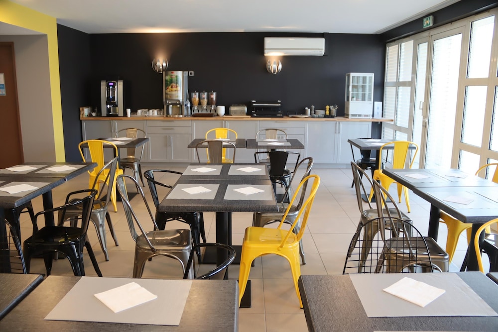 restaurant cafeteria