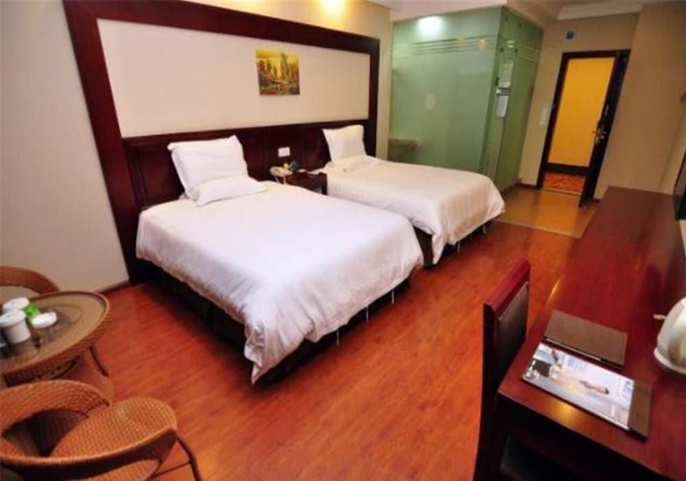 GreenTree Inn Kunming Chenggong University City HSR Station Shilin Street Express Hotel 38/57