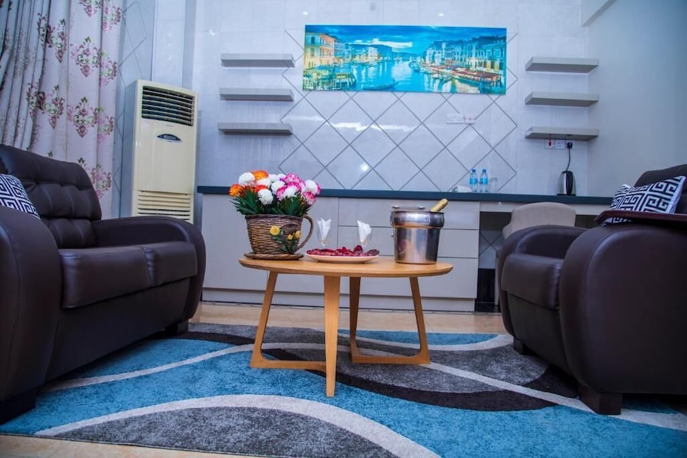 Lantana Hotel 37/46