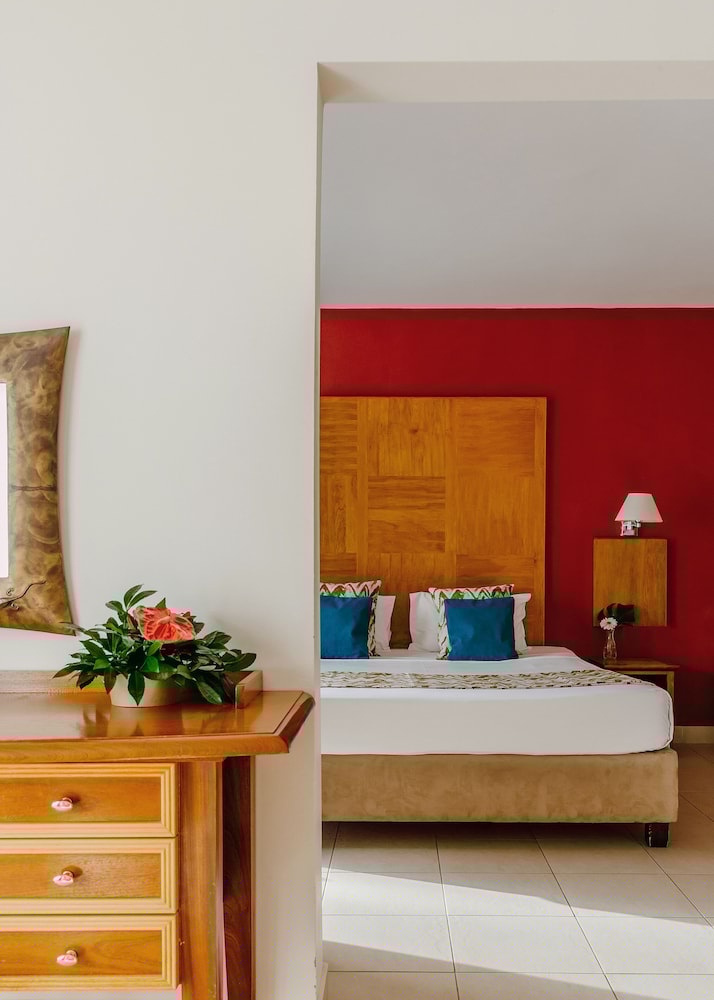 Hotel Le Recif Saint Gilles 17/50