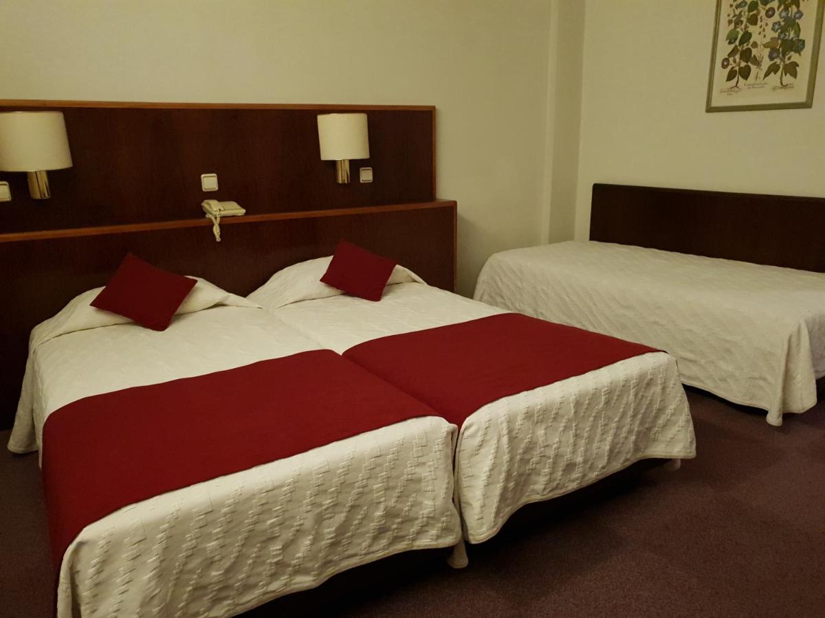 Room, Triple
