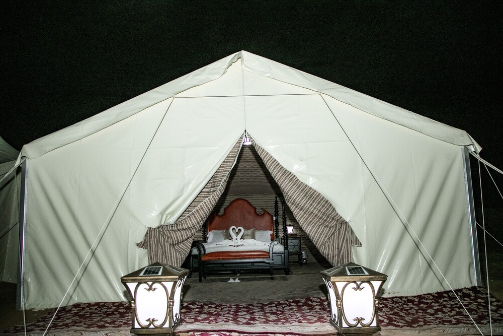 Luxury Desert Camp 20/50