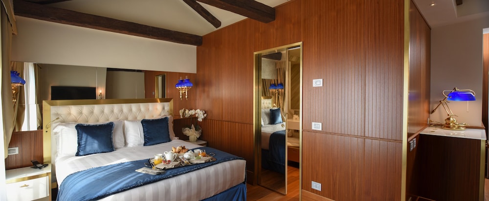 Santa Croce Boutique Hotel 23/65