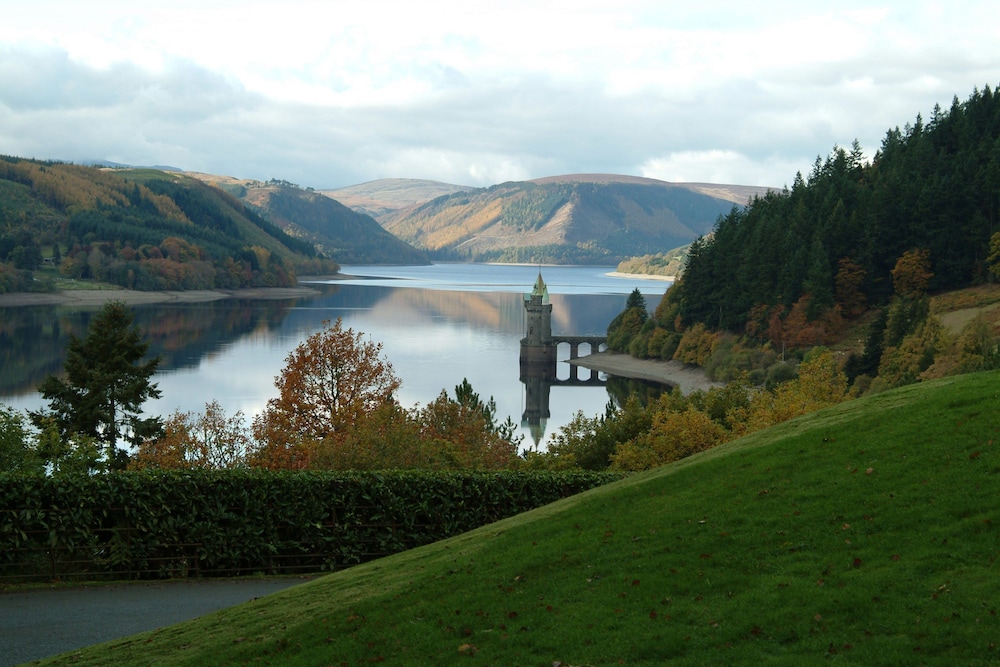Lake Vyrnwy Hotel And Spa 29/33