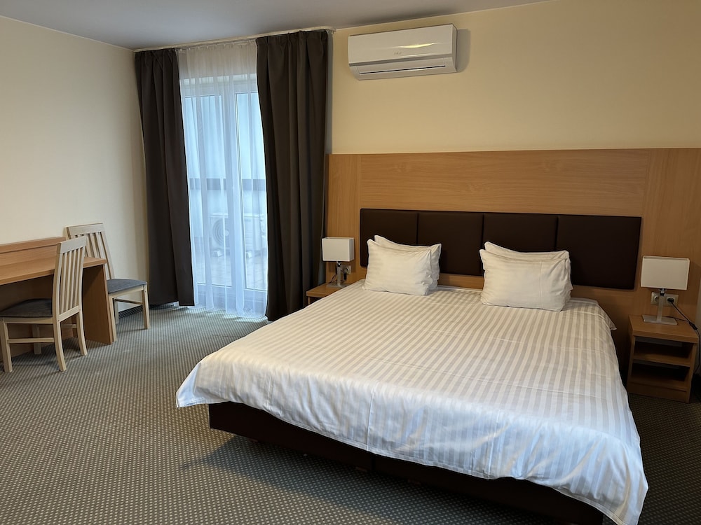 2 Bedrooms, Family, Apartment, Queen Bed, Sofa, Kitchen