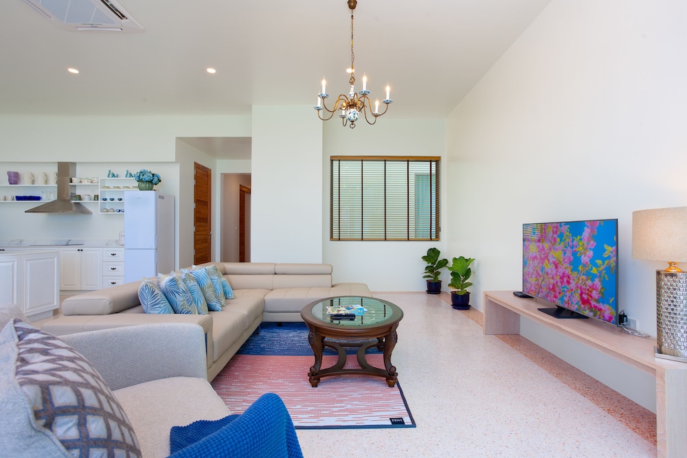 Fisherman Way Beach Resort 55/74