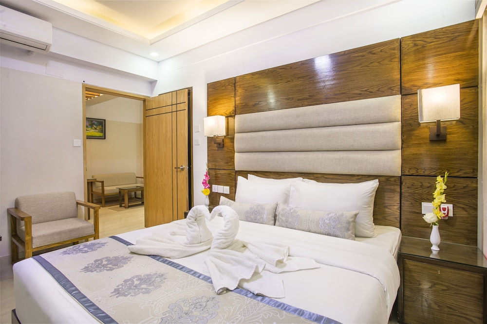 White Palace Hotel 22/61