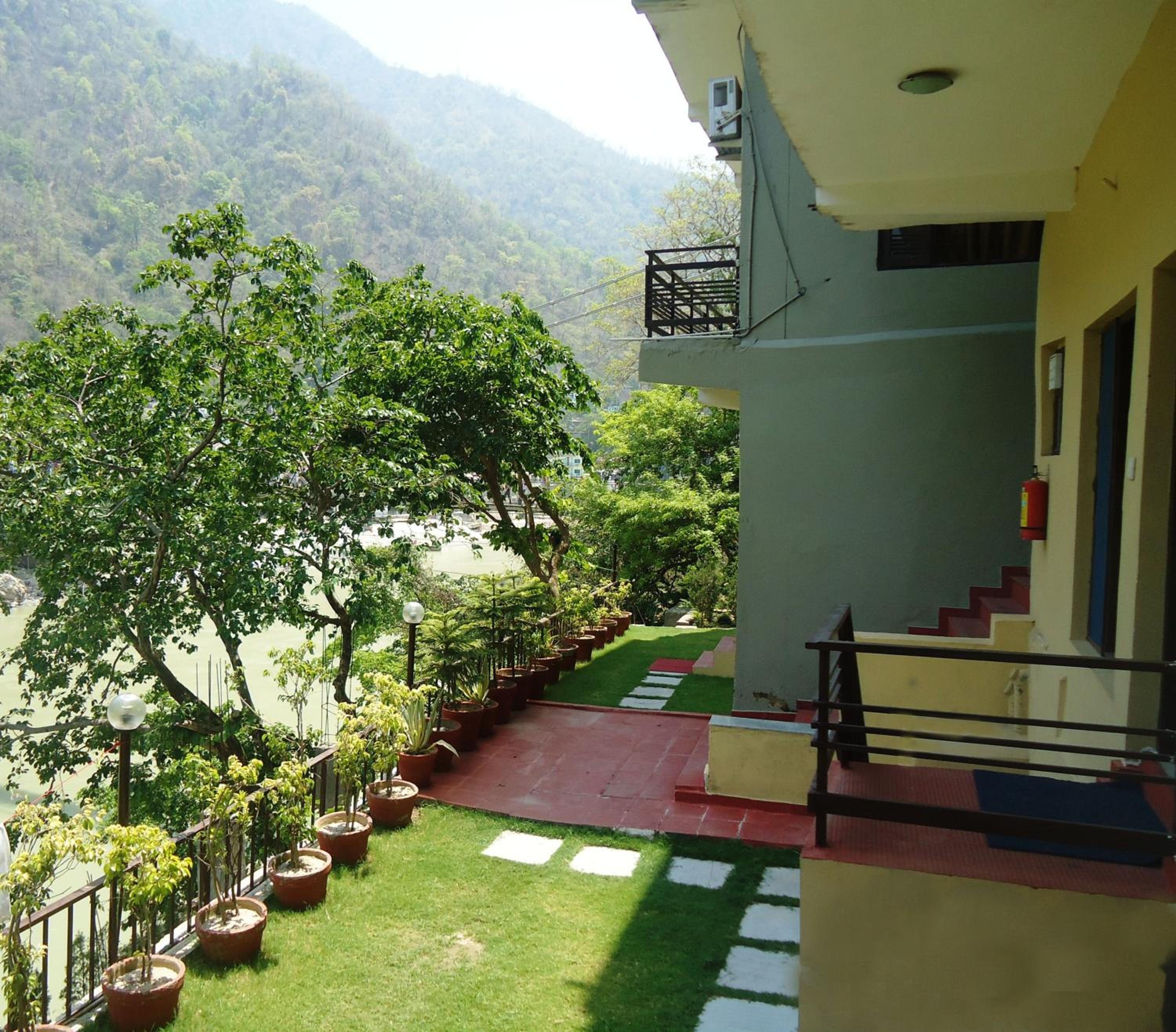 Kunwar Residency 23/31