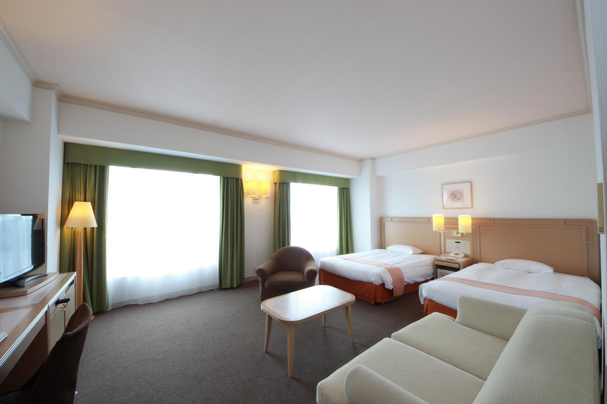 DELUXE, TWIN BEDS