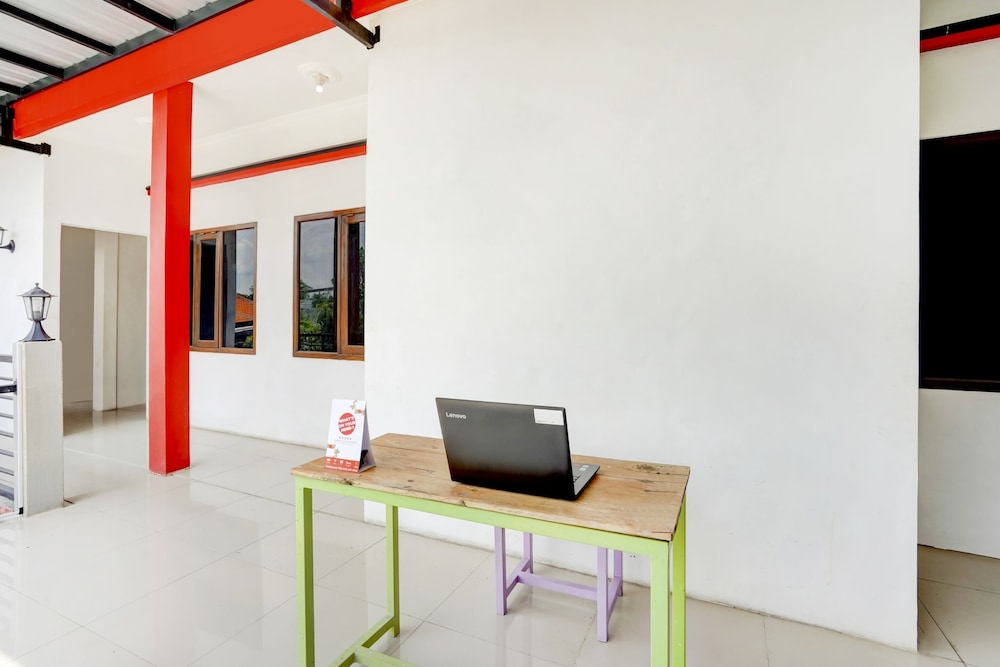 Lobby at Hotel O near UNISLA formerly Homestay Bougenville, LAMONGAN