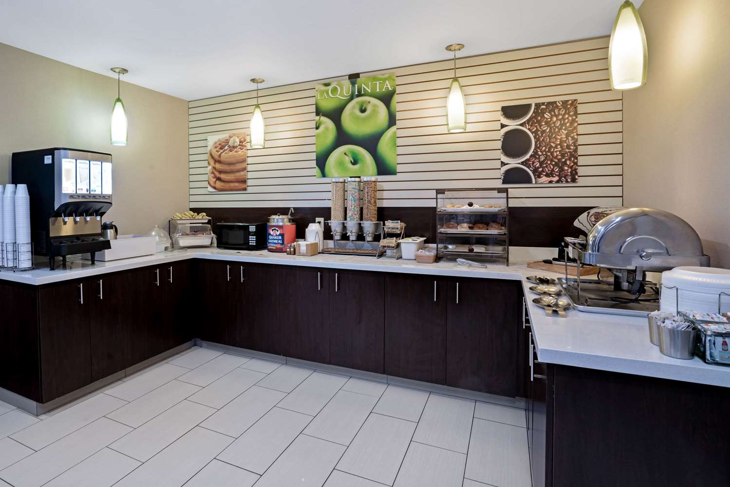 La Quinta Inn & Suites by Wyndham Knoxville North I-75 13/58