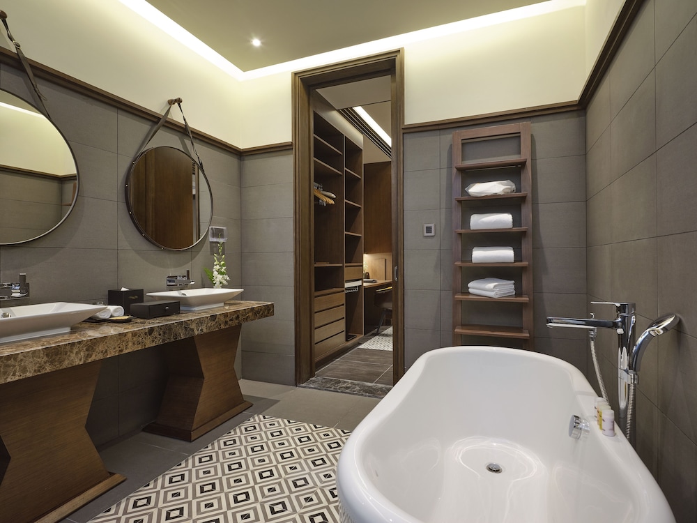 Senna Hue Hotel 47/50