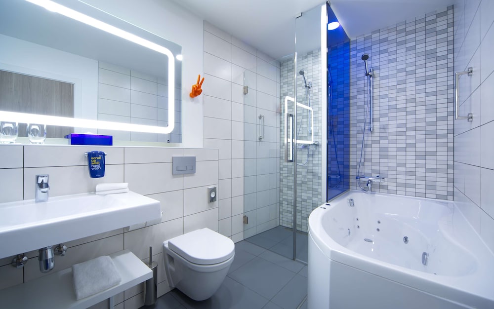 PARK INN BY RADISSON RESIDENCE RIGA BARONA 64/68