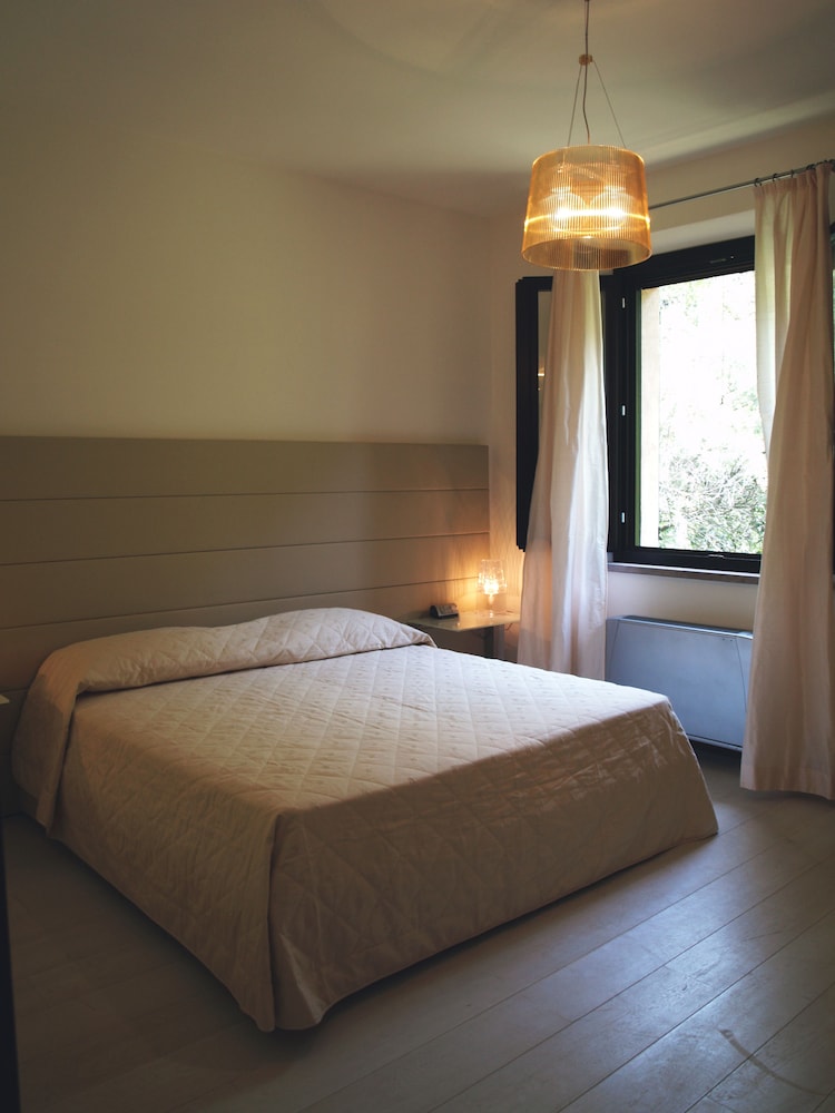 Urbino Resort 21/75