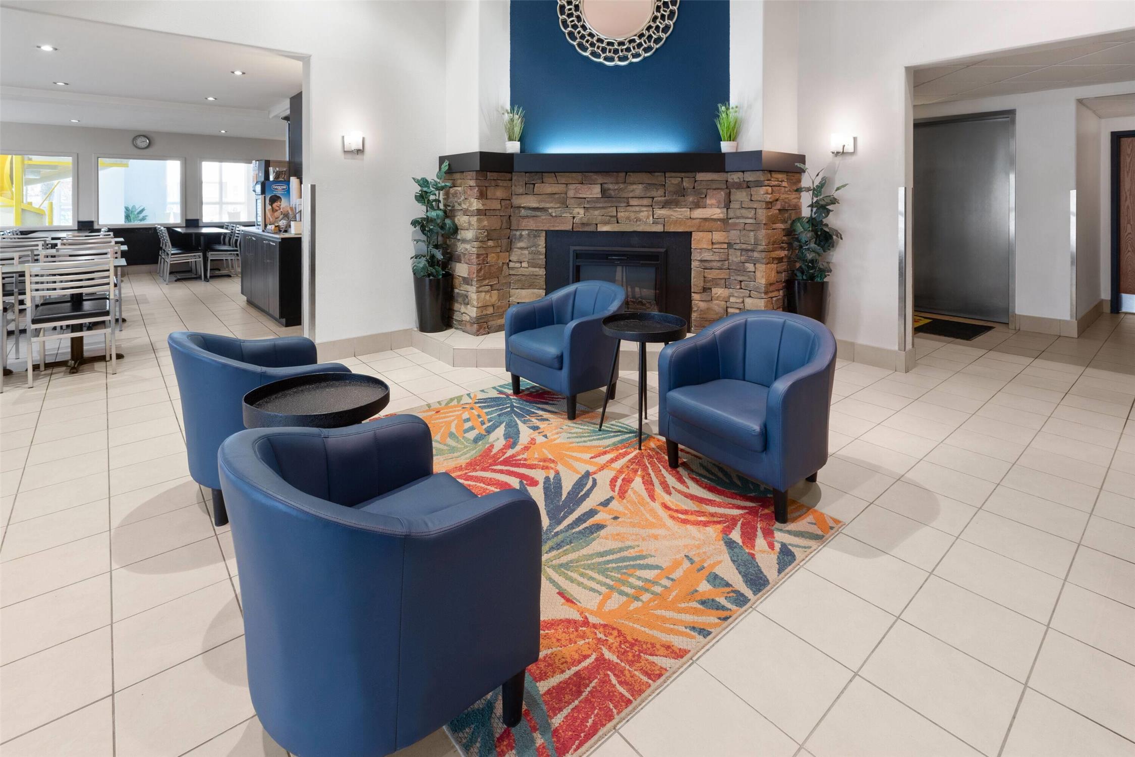 Super 8 By Wyndham Quebec City 16/28