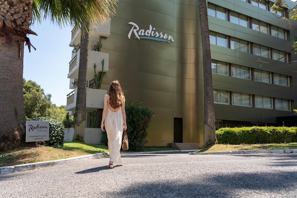 Luxotel Cannes 4/75