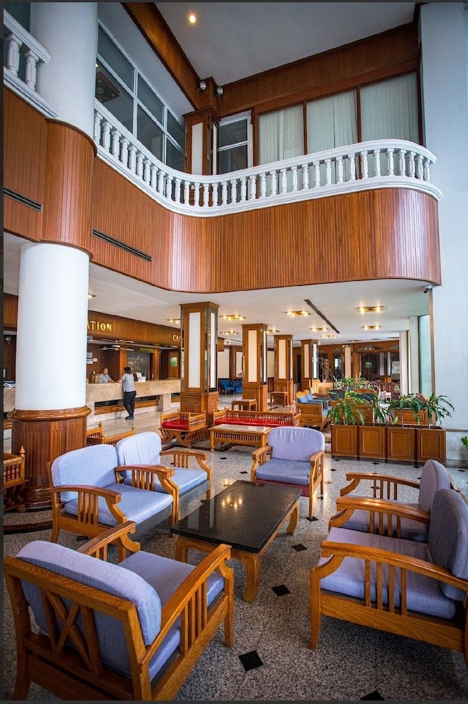 Royal Palace Hotel 44/66