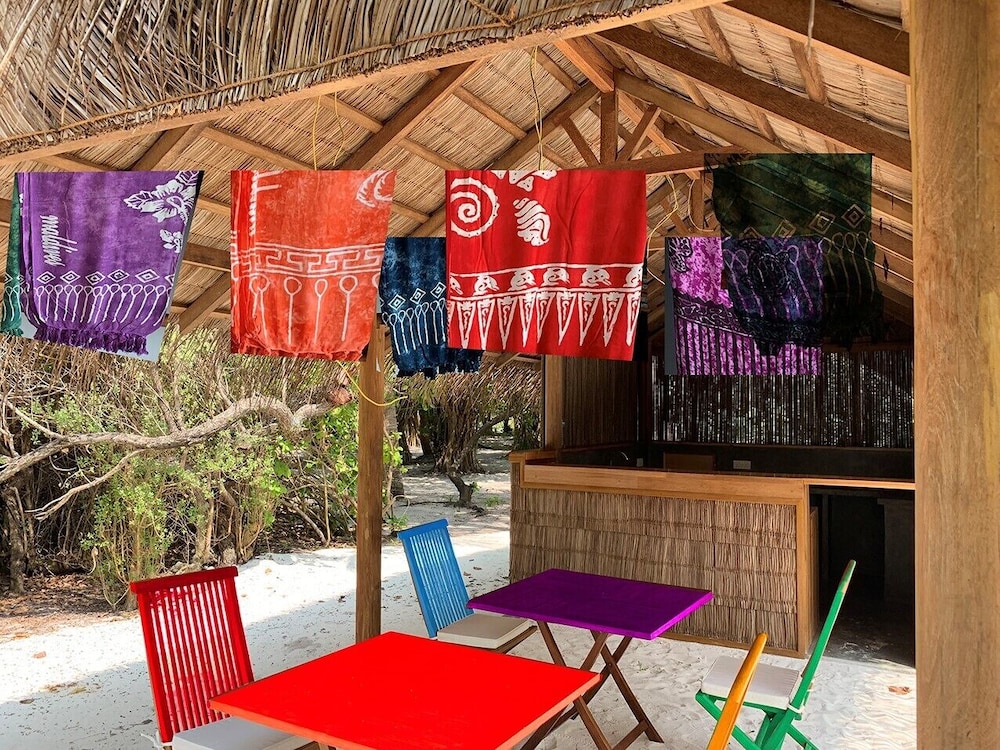 The Barefoot Eco Hotel 12/63