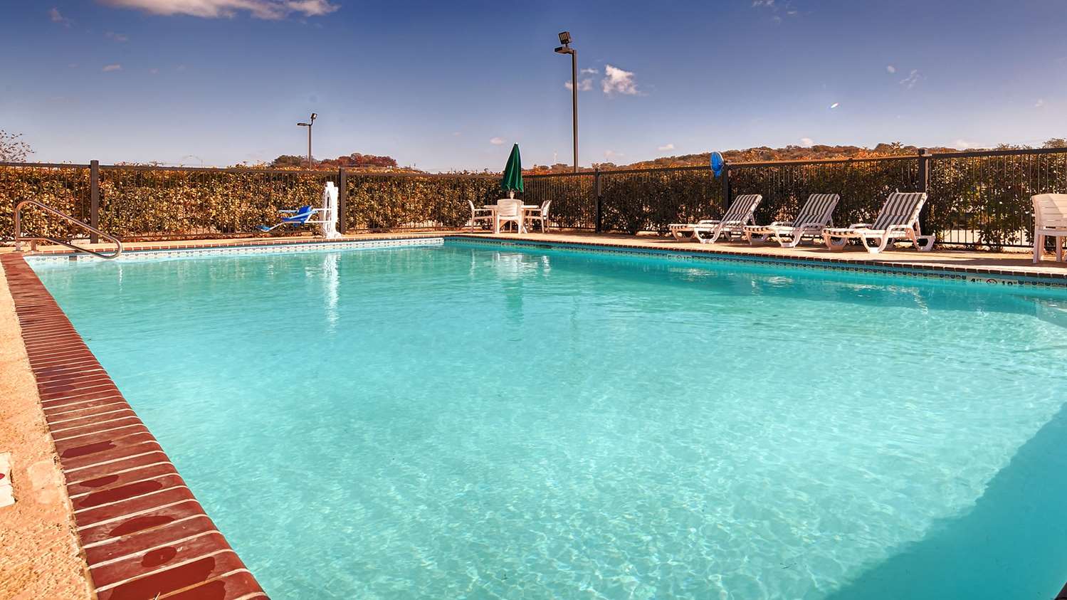 Americas Best Value Inn & Suites Sonora 13/17