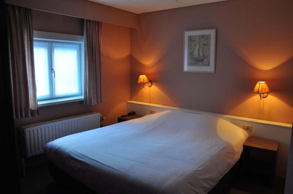Louisa Hotel 16/57