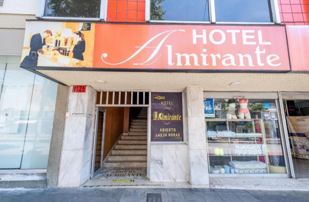 Ayenda Almirante 2/33