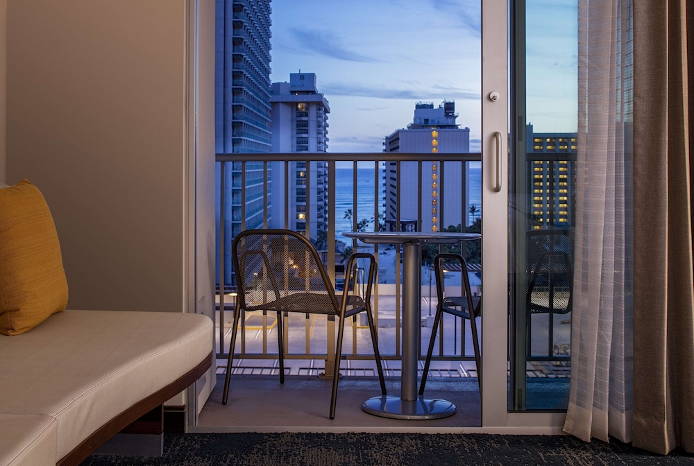 Hilton Garden Inn Waikiki Beach in HONOLULU - HI