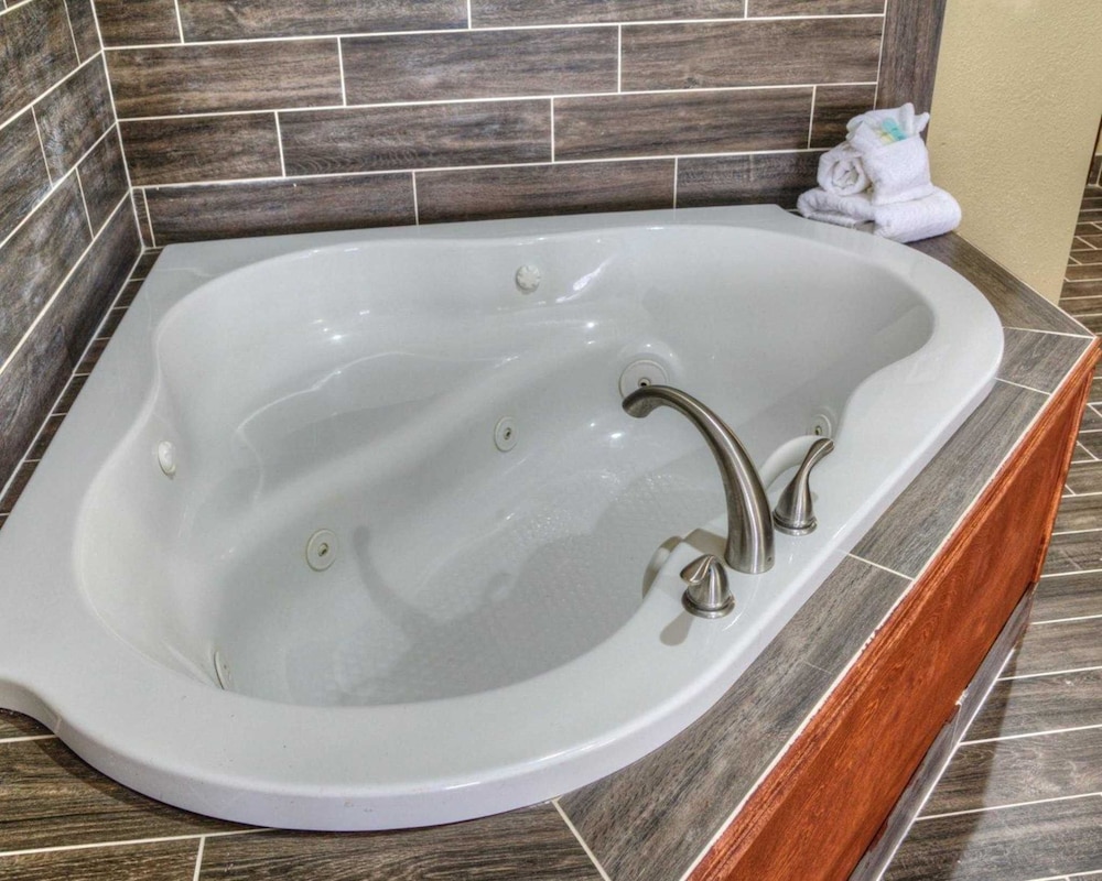 Comfort Suites Plymouth Near Us-30 17/38