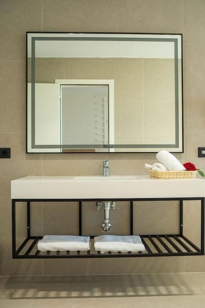 Skanderbeg Resort - Koral Hospitality 38/39