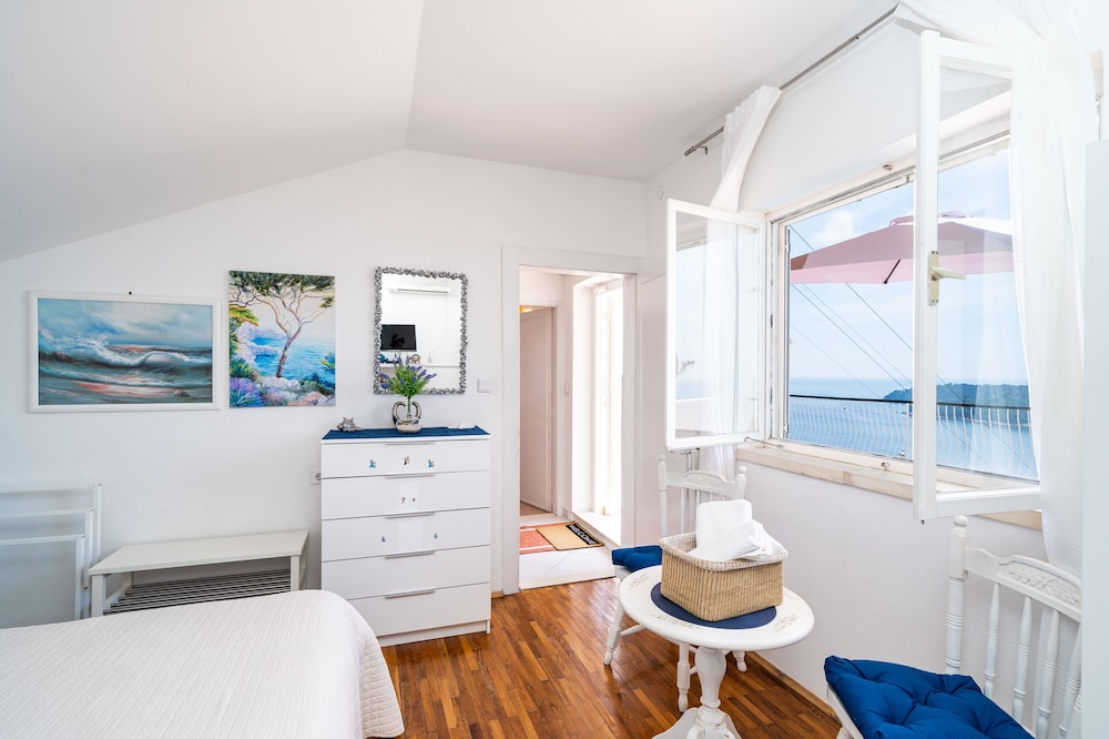 GUESTHOUSE SLAVKA 9/26