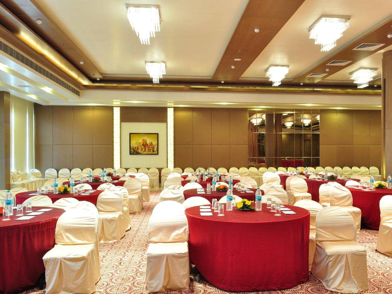 The Grand JBR 23/28