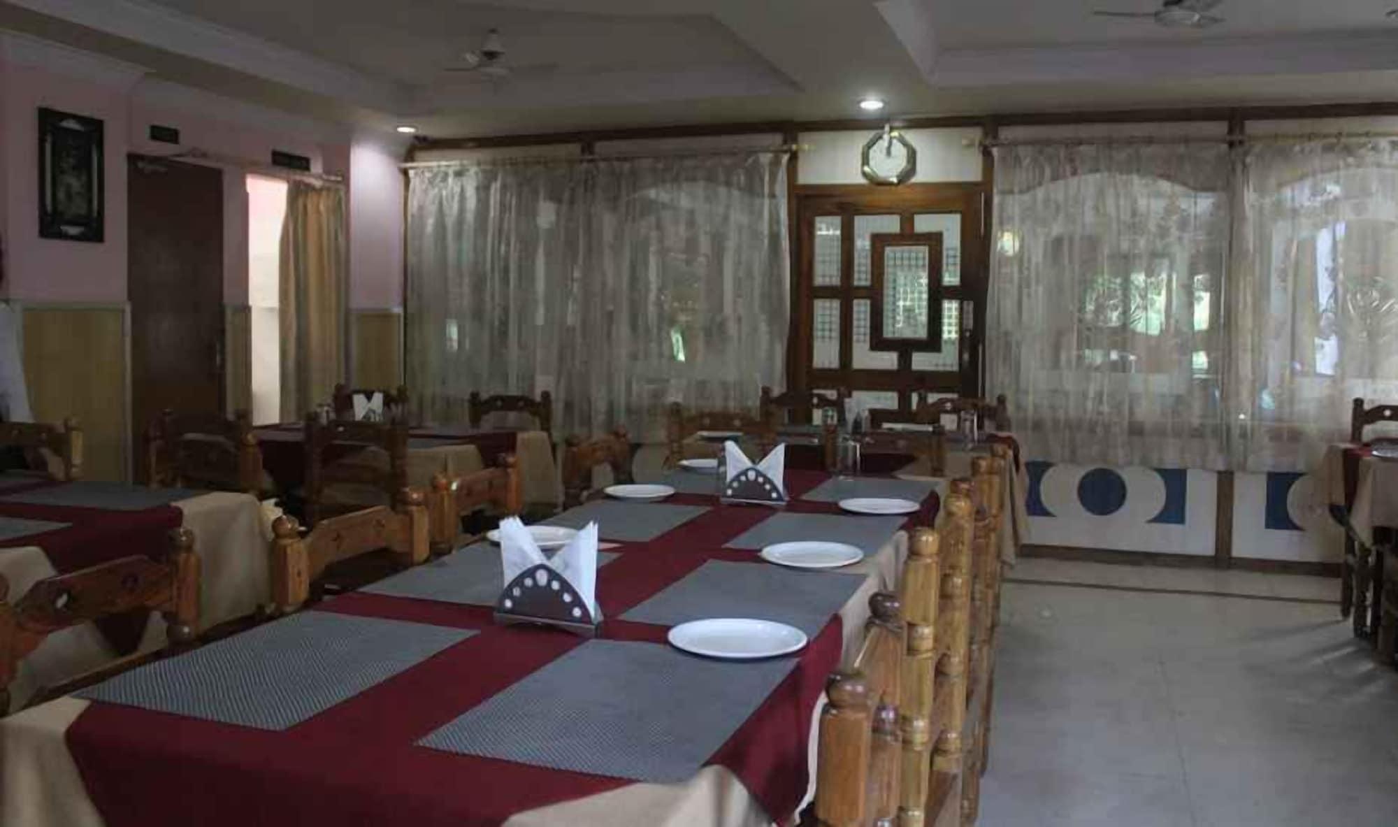 HOTEL SAMBIT ROYALE 17/21