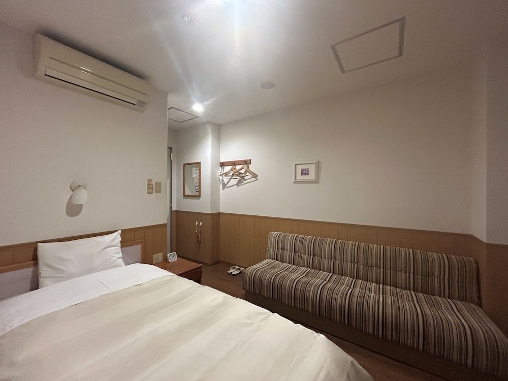 Lasting Hotel 18/50