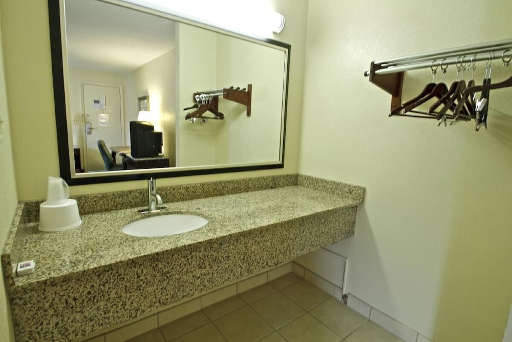 Motel6 Washington, DC - Convention Center 35/37