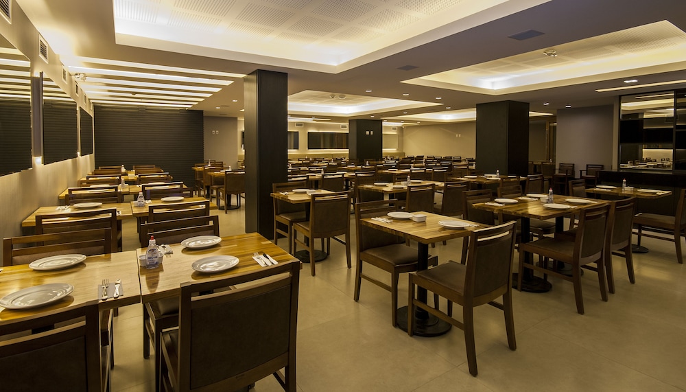 Americas Granada Hotel 53/66