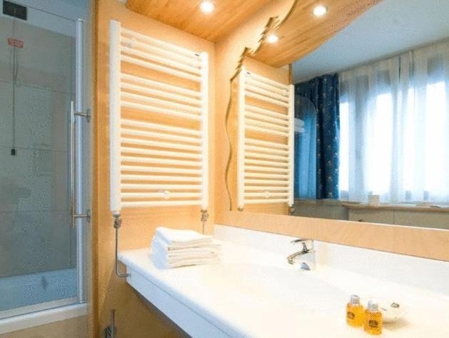 غرفة بسرير مزدوج أو سريرين منفصلين بشرفة، HOTEL RIVE 4/4