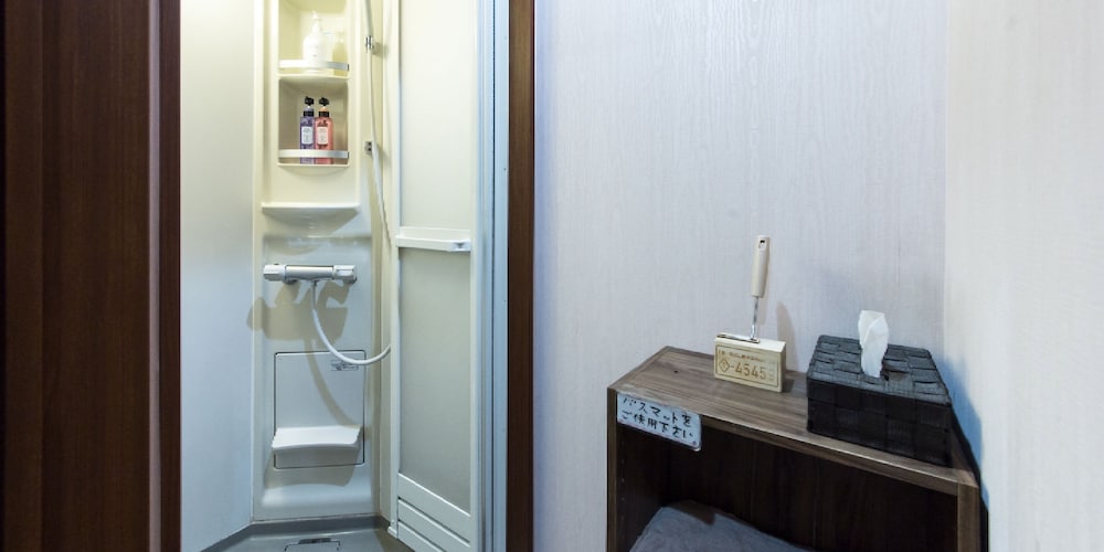 Guest House Na-No-Hana - Hostel Caters To Women 14/15