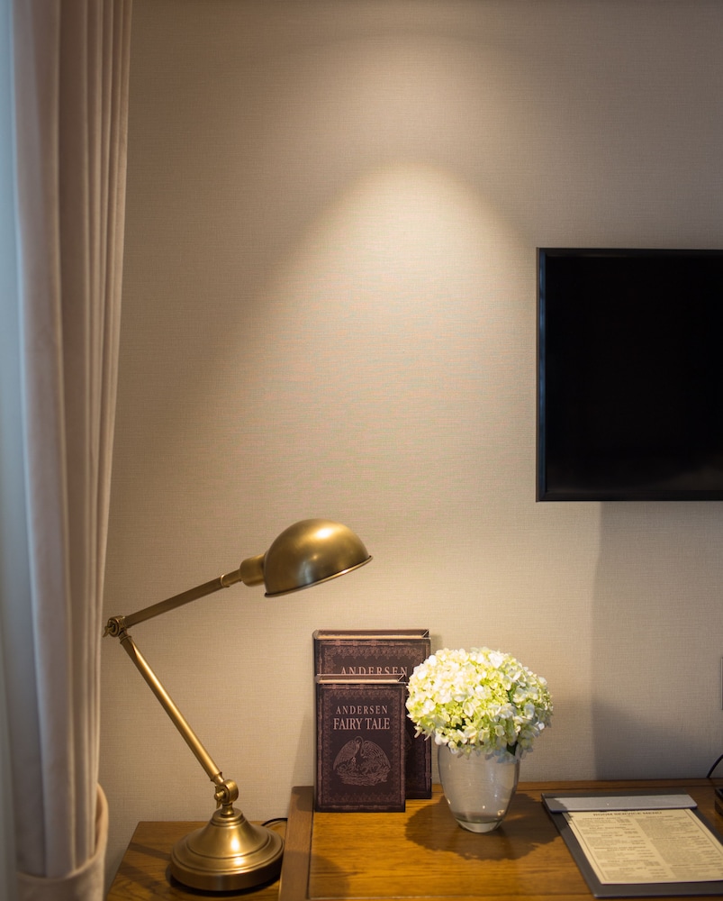 Peridot Gallery Classic Boutique Hotel 38/60