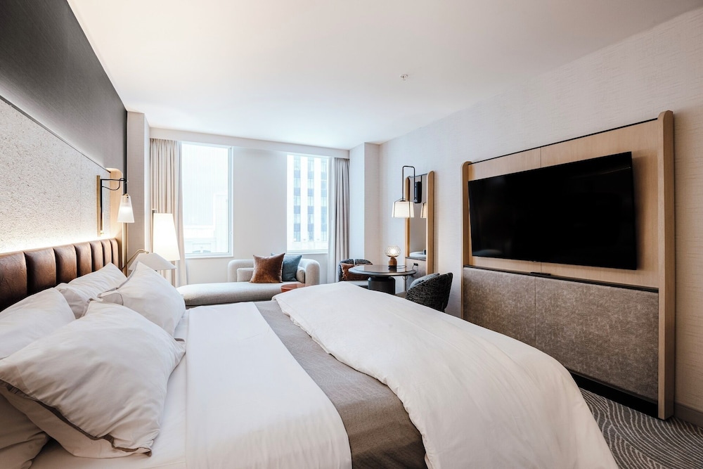 غرفة تقليدية بسرير كينج لذوي الإعاقة، The Westin Minneapolis 3/8