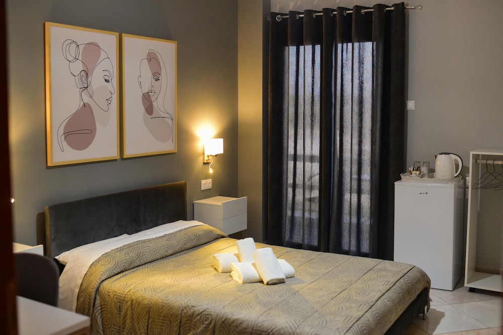 Marinos Rooms 12/50