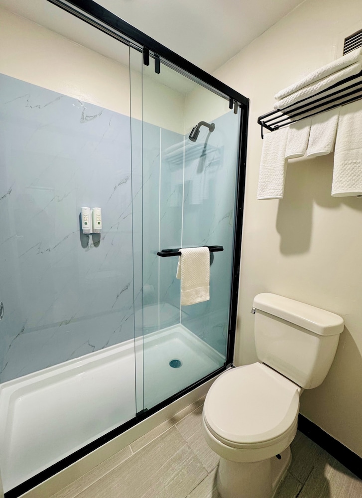 غرفة ديلوكس بسريرين كوين، Quality Inn & Suites Wytheville 6/8