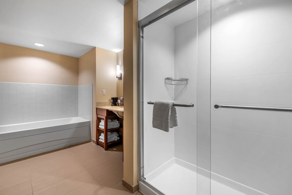 Comfort Suites Denver Near Anschutz Medical Campus 10/30