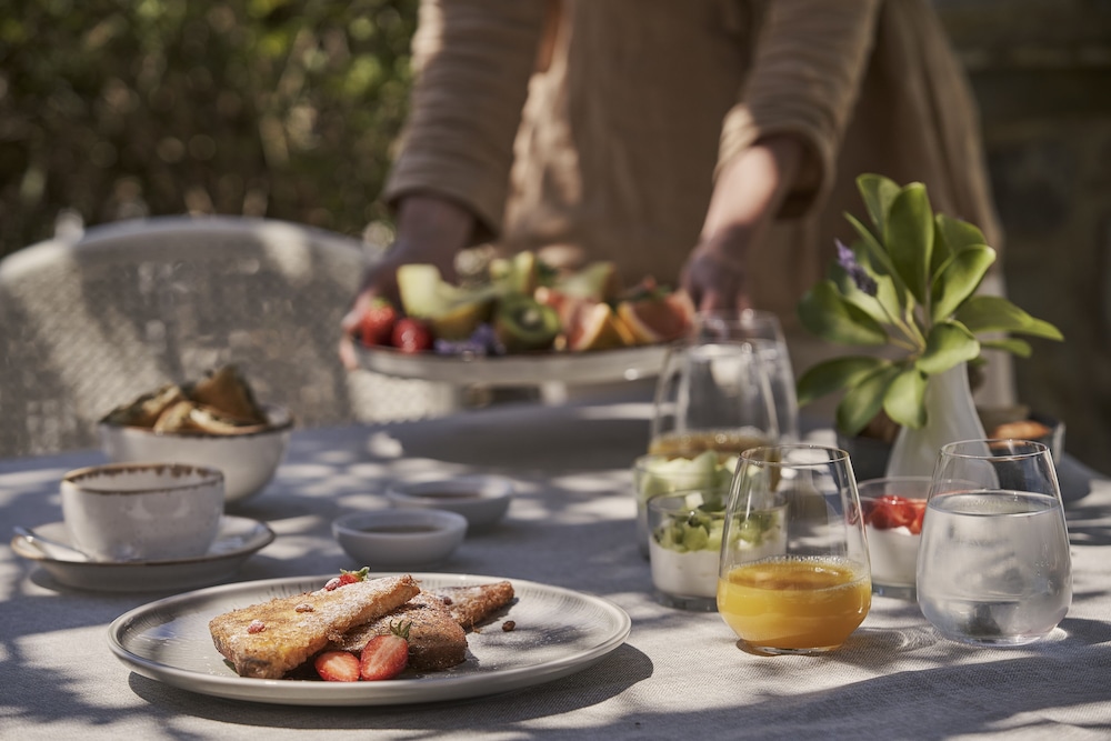 Yria Boutique Hotel & Spa 58/74