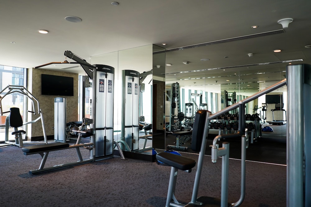 Holiday Inn Dubai Al Maktoum Airport 41/82