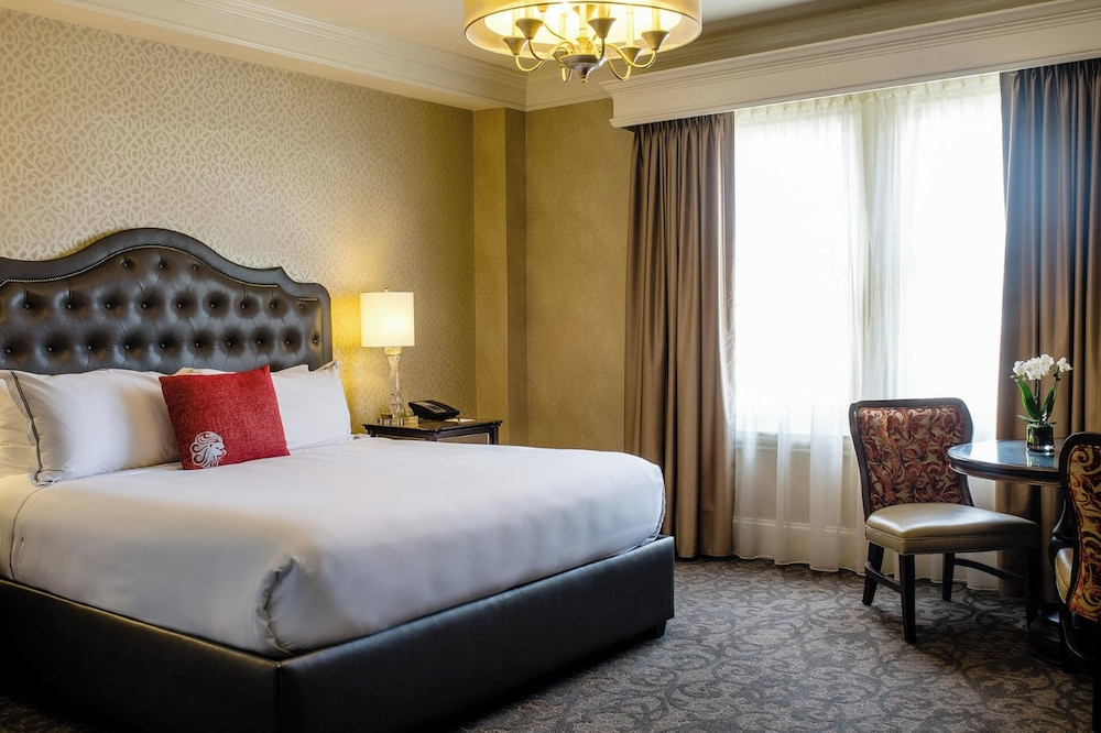 SUPERIOR, KING BED
