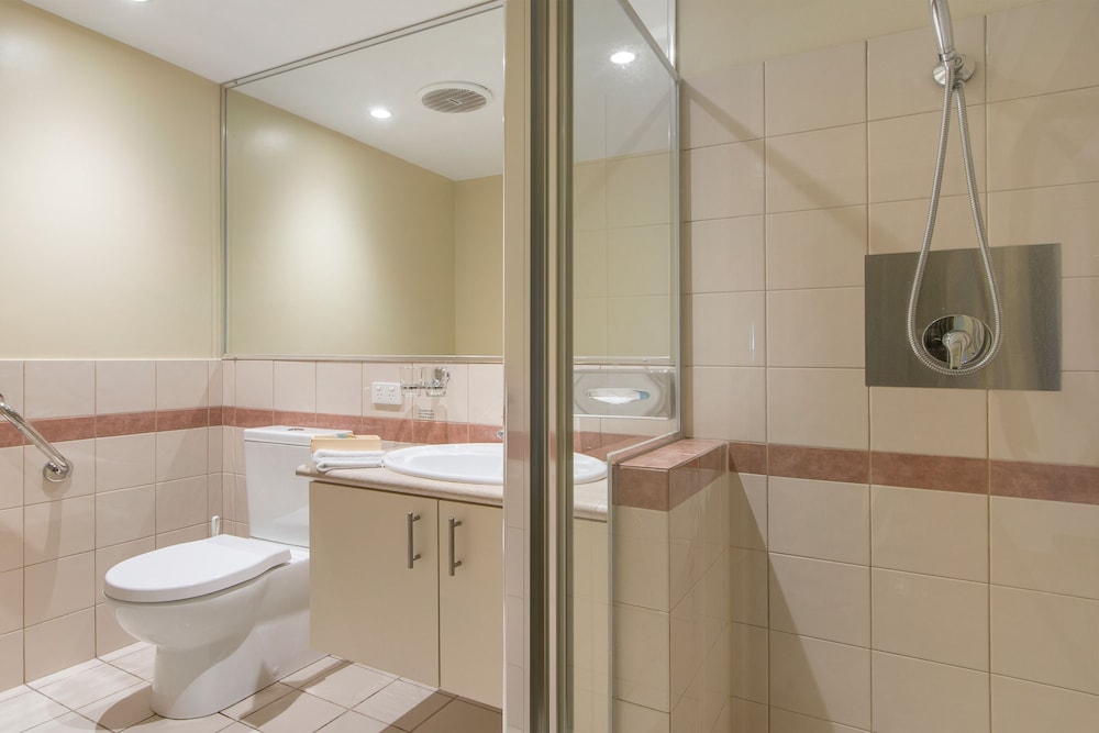 The Peninsula Riverside Serviced Apartments 72/73