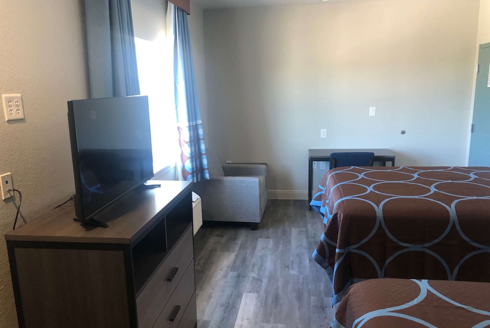 Hotel Blue Spring 11/24